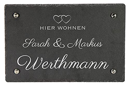 LAUBLUST Türschild Schiefer Personalisiert - Herzen Gravur - Haustürschild mit Name - ca. 30x20cm, 4 Edelstahl Wandhalter